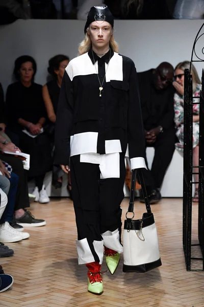 Look 47